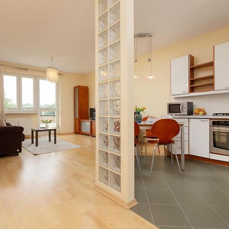 Spacious & Quiet 1 Bedroom Apartment In Pruszkow By Noclegi Renters Exteriér fotografie