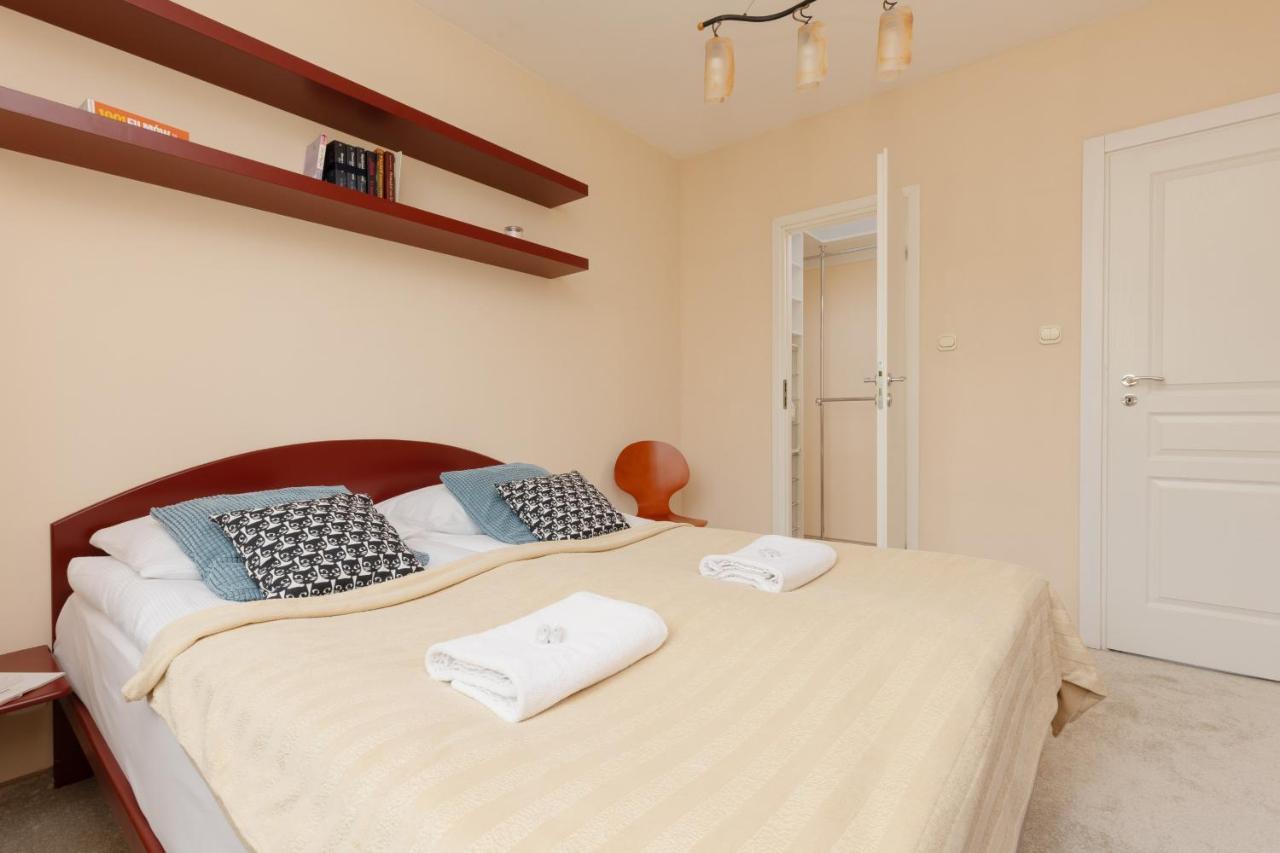 Spacious & Quiet 1 Bedroom Apartment In Pruszkow By Noclegi Renters Exteriér fotografie